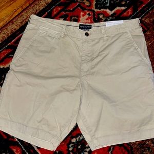 New American Eagle Flex khaki shorts